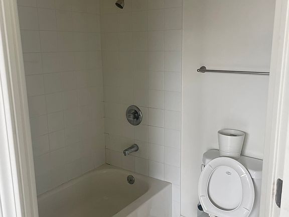4th image of 233 Onondaga Ave #233