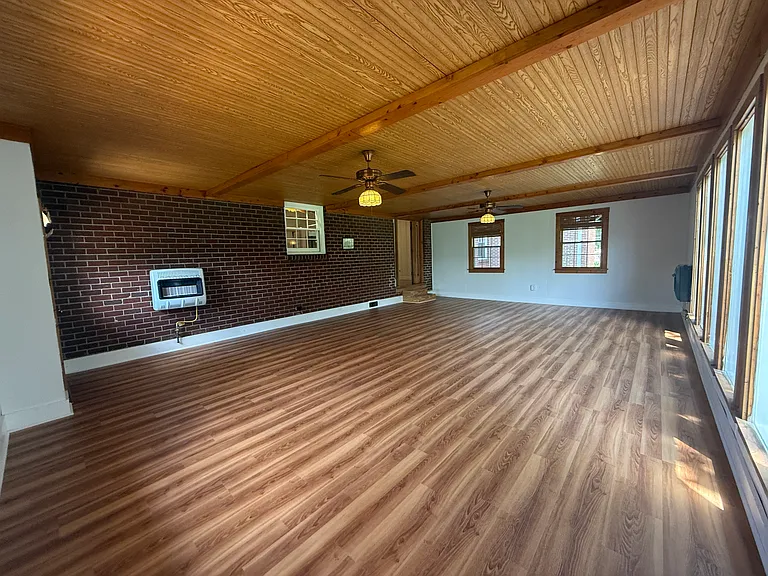 1007 Fowler St — Photo 16