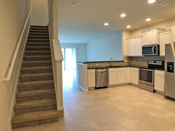 4th image of 1113 Pavia Dr