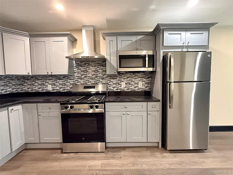 268 Carpenter Ave #1 — Photo 8
