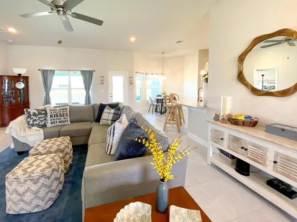 8327 Amalfi Circle, Fort Pierce, FL 34951