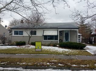29824 Rosebriar St, Saint Clair Shores, MI 48082