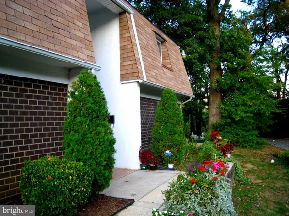 411 Stiles Ave APT B12, Maple Shade, NJ 08052