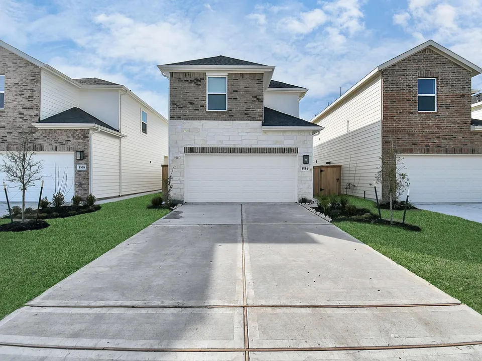 1534 Revolution Way