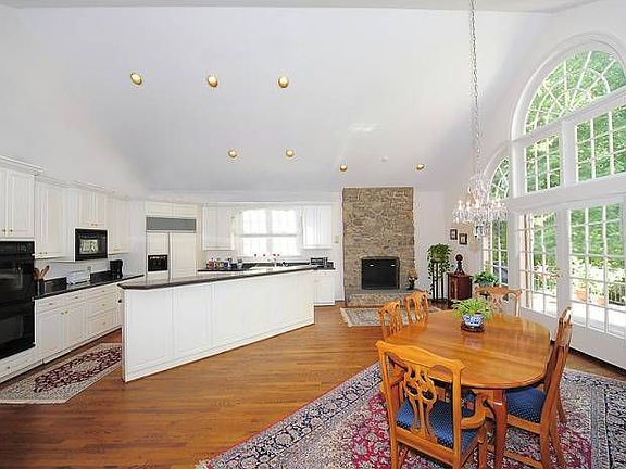5th image of 8404 Brookewood Ct