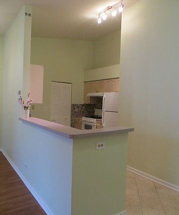 4th image of 798 N Gary Ave Unit 212