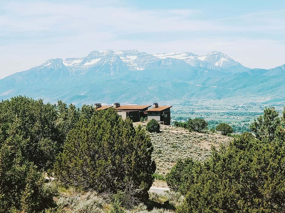 2nd image of 2427 E La Sal Peak Dr