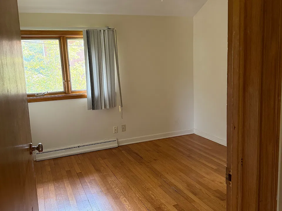 389 N Main St #3