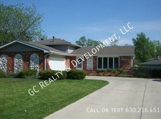 27W181 Jewell Rd, Winfield, IL 60190