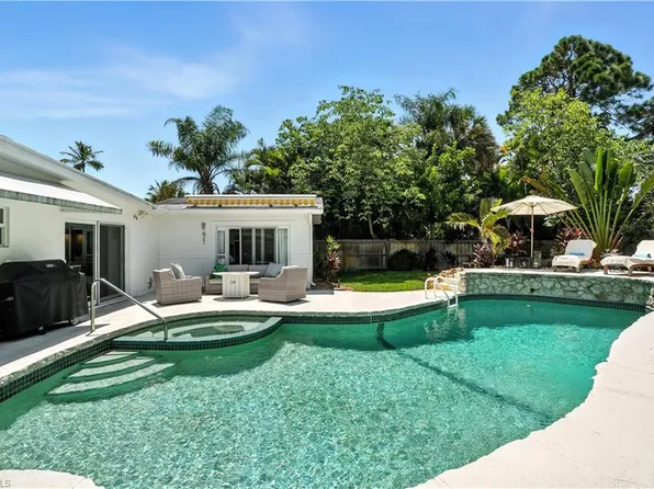 1063 22nd AVE N, NAPLES, FL 34103