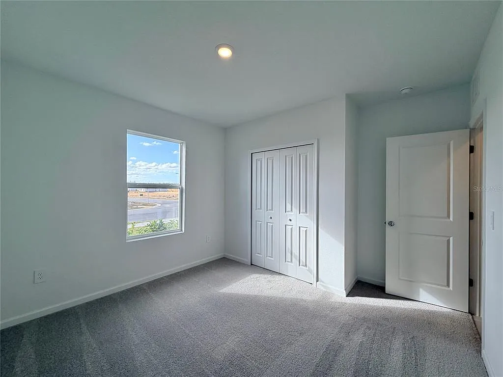 5 bed, 3.0 bath, 2451 sqft, $2,250 — Photo 4