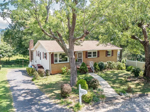 40 Harmony Ln, Asheville, NC 28803