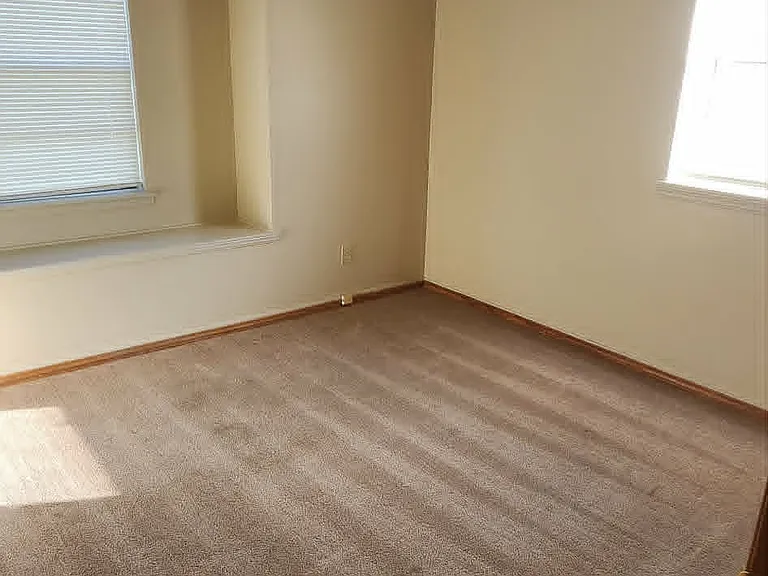 901 Holoway Dr — Photo 9