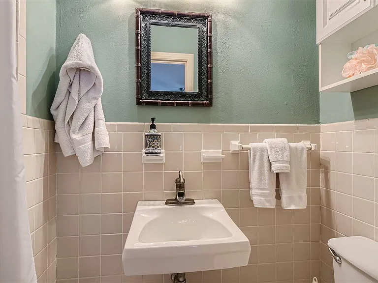 6804 Vine St — Photo 3