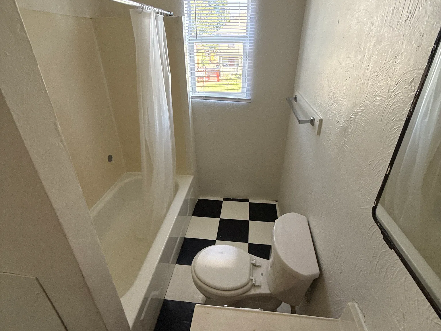 2 bed, 700 sqft, $775 — Photo 4