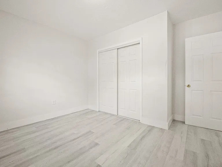 Spacious 3bd / 1ba & 2bd / 1ba Apartment | Prime Miami Location | Near Downtown — Photo 15