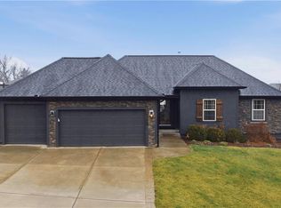 20700 W 72nd Ter, Shawnee, KS 66218