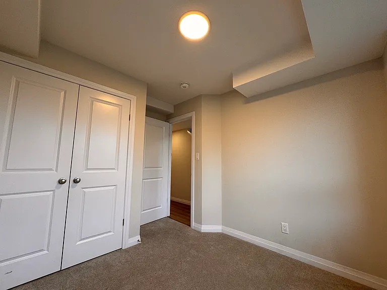 410 Northfield Dr W #D9 — Photo 11