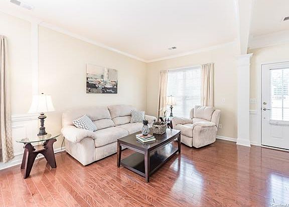 4th image of 4483 Huntington Dr