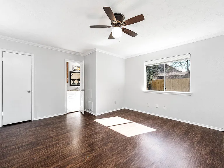 3423 Nutwood Ln — Photo 17