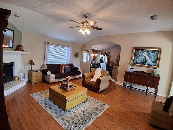 5th image of 10322 Hamlet Glen Dr