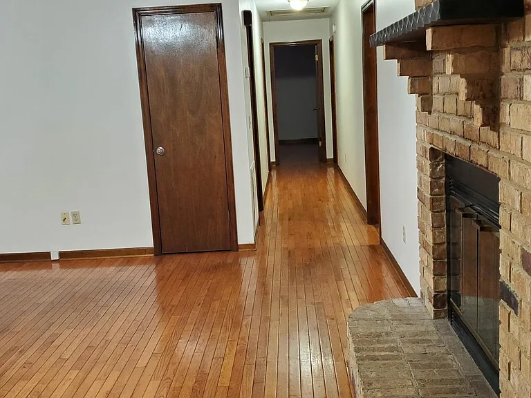 7001 Pauline Cir — Photo 15