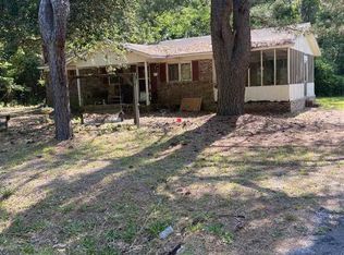 405 Winnance Ave, Mccoll, SC 29570