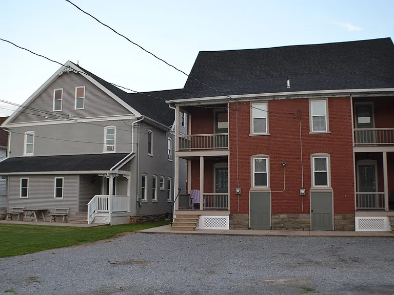 1146 Memorial Ave — Photo 26