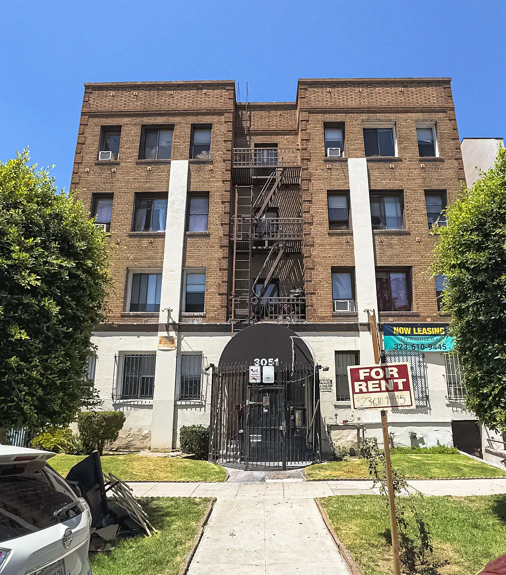 Leeward Place — Photo 1