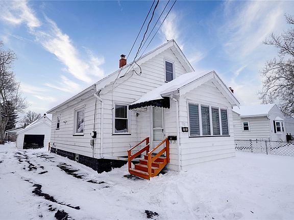 2nd image of 155 Wakefield St