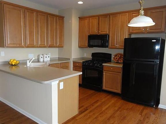 3rd image of 177 Hudson Dr