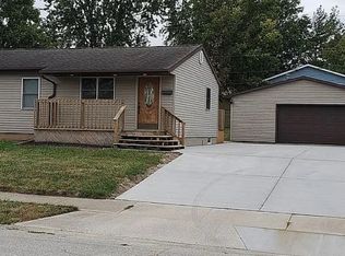 3579 Fontenac Dr, Decatur, IL 62521