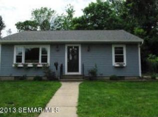 657 W 5th St, Zumbrota, MN 55992