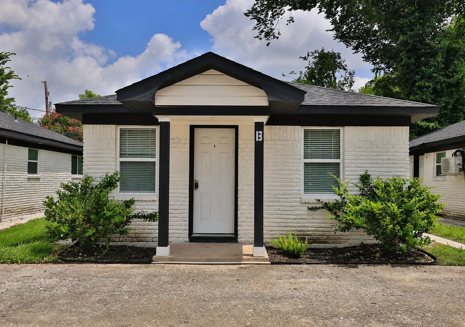 For Lease-Housing Vouchers Accepted | 2 Bed, 1 Bath |780 Sq Ft | Greater Fifth Ward Community | — Photo 2