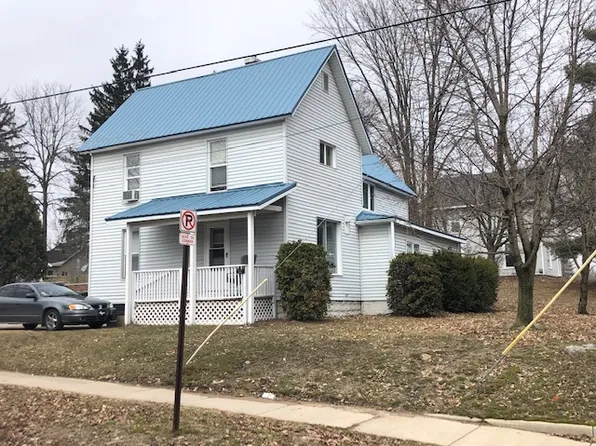 303 N State St APT 1, Big Rapids, MI 49307