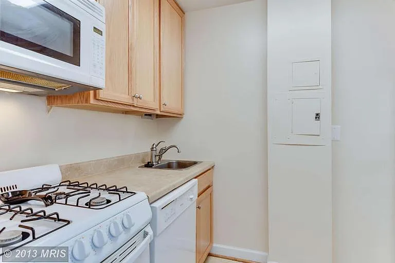 1021 Arlington Blvd #1129 — Photo 7