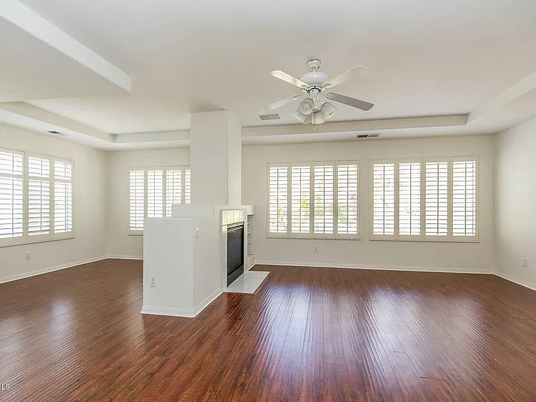 3035 Hollycrest Ave — Photo 11
