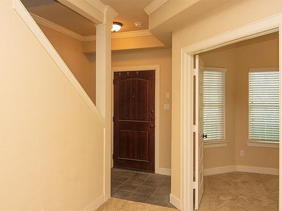 3rd image of 106 Hillandale Ct
