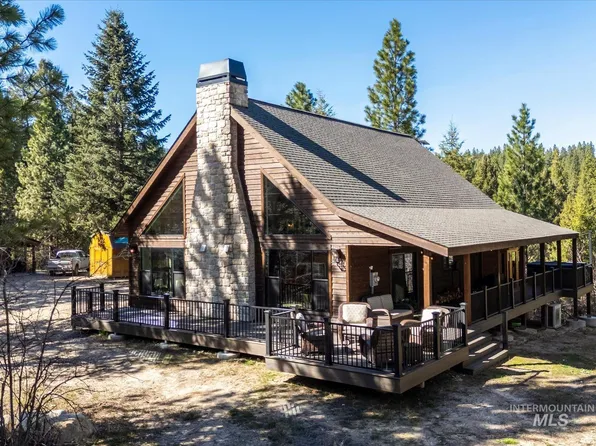 18 Spur Dr, Garden Valley, ID 83622