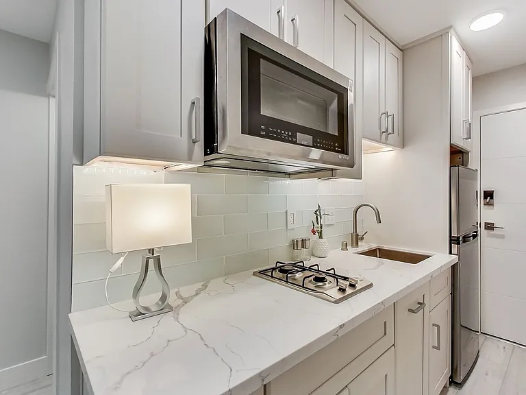 Modern 3BR/2BA | Renovated Unit with Patio — Photo 4