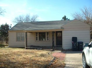1623 E Terrace Dr, El Dorado, KS 67042