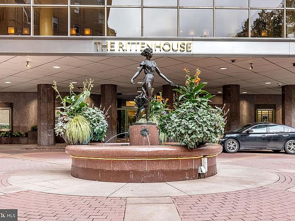 3rd image of 202 W Rittenhouse Sq #2608