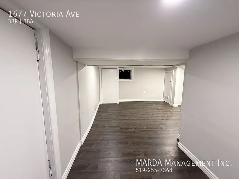 1677 Victoria Ave — Photo 58