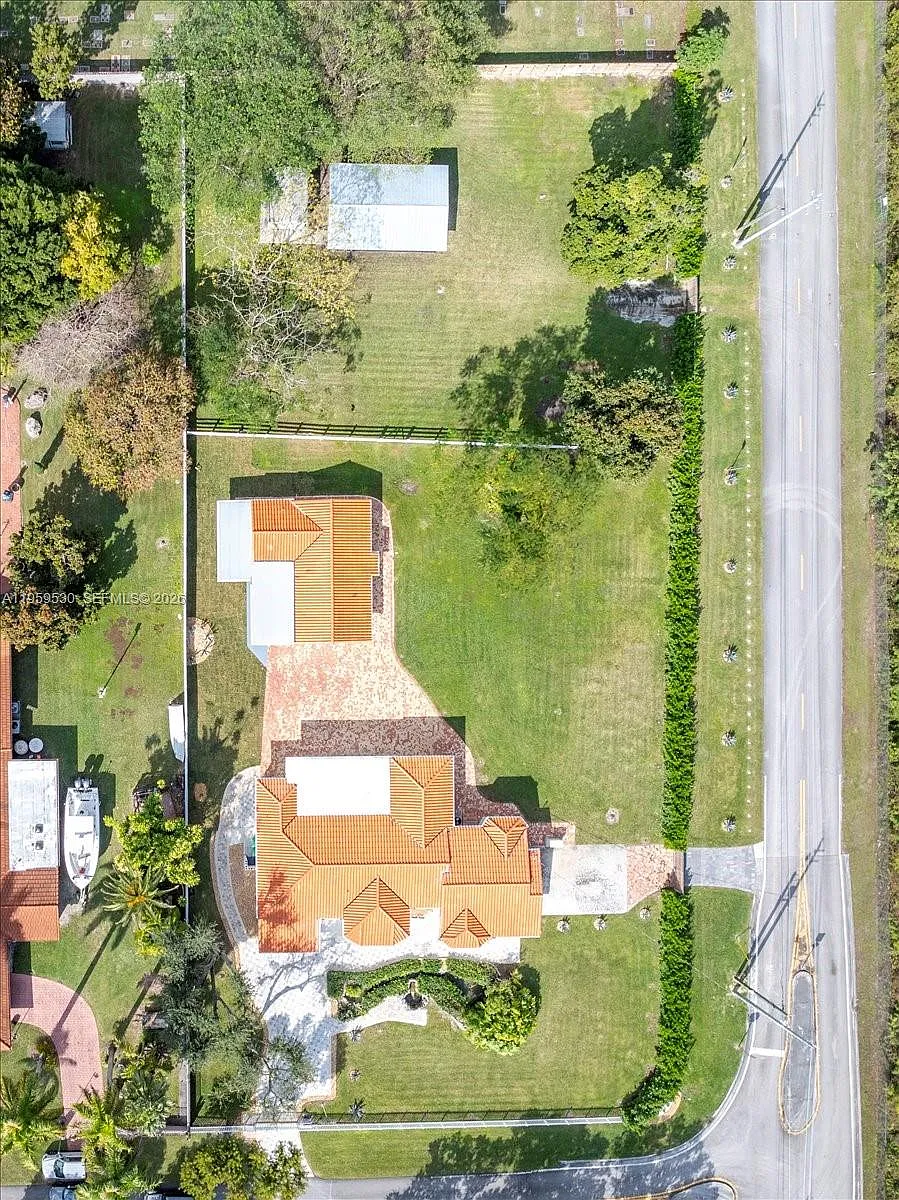 Building Photo - 7705 SW 66th St