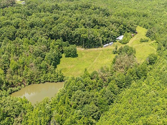 3rd image of 904 Capooth Rd