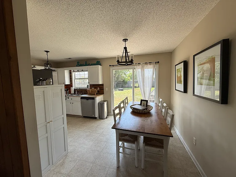 7209 Woodhall Dr — Photo 5