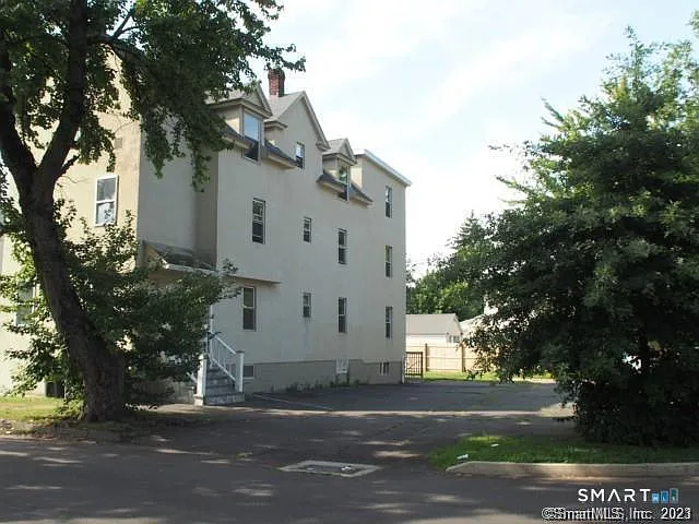 81 Longfellow Ave #2 — Photo 16