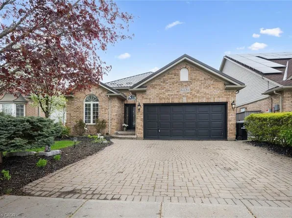 44 McNichol Dr, Cambridge, ON N1P 1C9