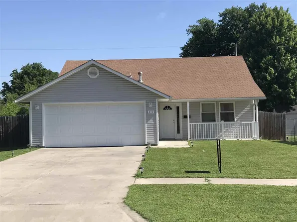 210 E 15th St, Junction City, KS 66441