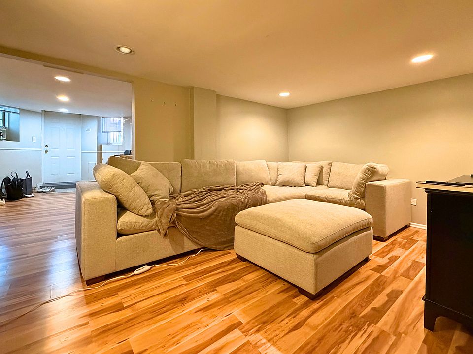 1st image of 2631 N Sheffield Ave #G